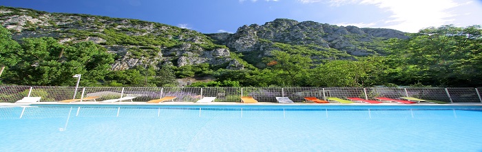 piscine chauffée du camping en Occitanie