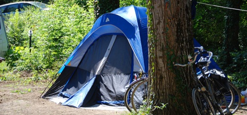 emplacement tente camping nature occitanie